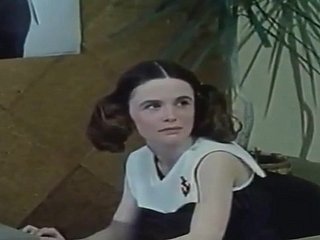 邪悪な女子学生 - ロビン・セイン - 射と古典的なレトロなポルノ