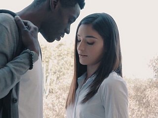 ممشوق شاحب صديقة إيميلي ويليس سعيدة في كل مرة انها ركوب الخيل بي بي سي قوية