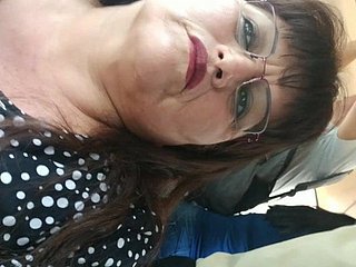 MILF Blick auf meinen Penis meine Beule Bus tastete blinkt