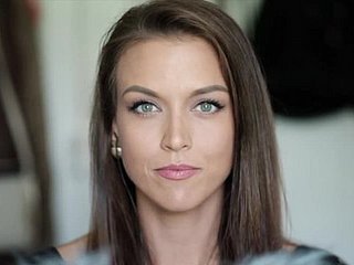 كيف مشاعر تغيير فتاة جميلة أثناء هزة الجماع