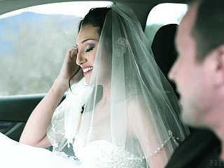 La sposa sexy Bella Rolland sta tradendo lo sposo con il suo migliore amico