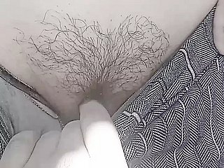 เรามีเขาและช่วยตัวเองในขณะที่พ่อแม่ของเธอไม่อยู่