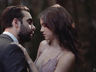 Bibe Carina Ellie Eilish sta facendo l'amore con il suo ammiratore galante