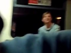 Gadis di kereta meminta dia untuk berhenti wanking