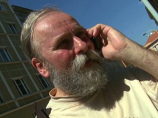 BF verkoopt zijn vriendin aan Old Fart