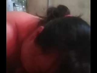Painless mulheres chinesas chupam o indiano