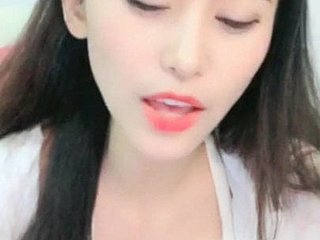 Người mẫu Trung Quốc MILF handjob tại nhà khá gợi cảm 36D36D