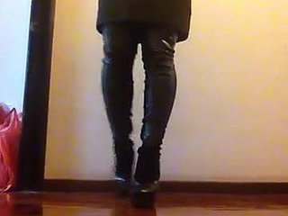 Sexy zwarte jurk en mijn Gucci Division-laarzen