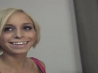 細身で小柄な素人の真の痴女