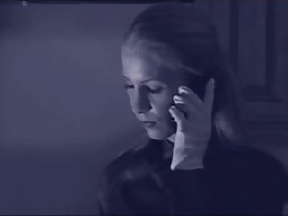 Superbe vidéo fétiche lesbienne (Und3rc0v3r)