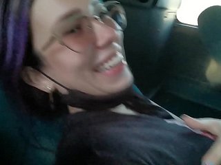 Blowjob dan bercinta dengan creampie di crammer layanan umum