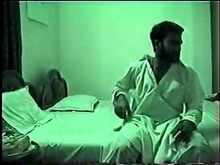 एक सुंदर पाकिस्तानी कॉल गर्ल के साथ सेक्स