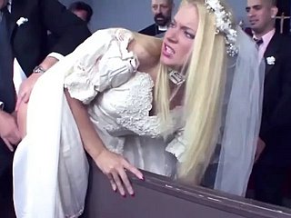 دلہن کو ڈی پی کی ضرورت ہے۔