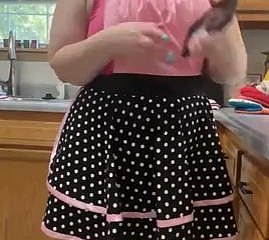 MILF cachonda EN VIVO send off delantal de limpieza