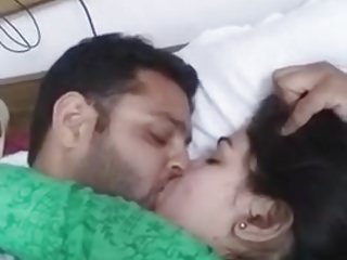 Recentemente casal capturar seus momentos de sexo