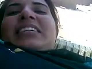 Desi Beauty maman musulmane Beamy Interior baisée par voisin