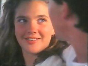 Precioso Stardom Drew Barrymore Volver en sus días de adolescente - Imagen en movimiento