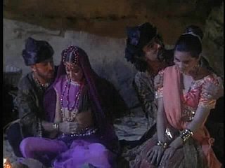India Cougar mendebarkan menjerit tegar dalam kumpulan seks